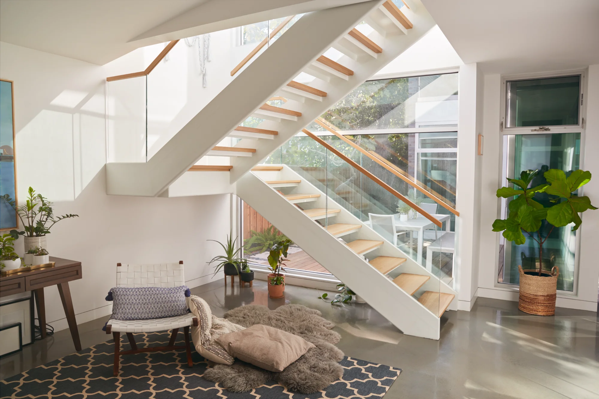 A minimalist floating staircase design
